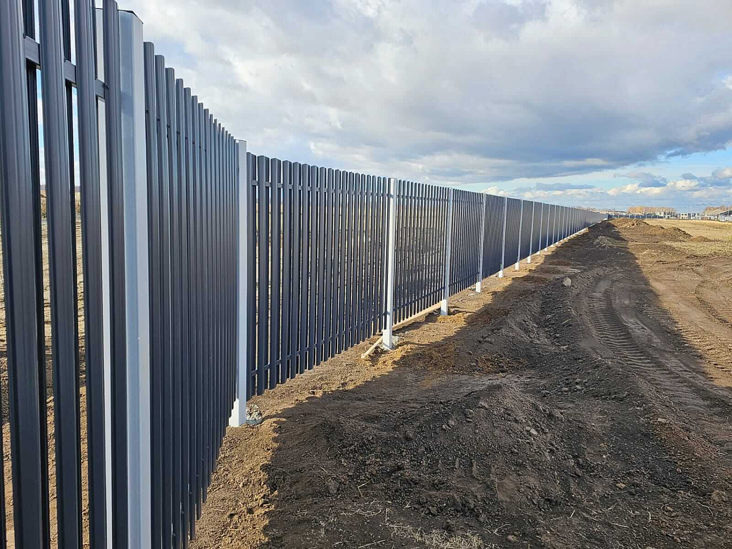 Евроштакетник полукруглый 234м RAL7024/7024 Серый Графит двусторонний Полиэстер